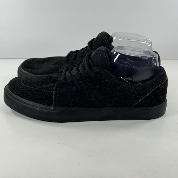 Athletic_Shoes